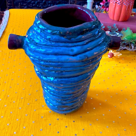 Artisan made ceramic vase - Picture 3 of 15